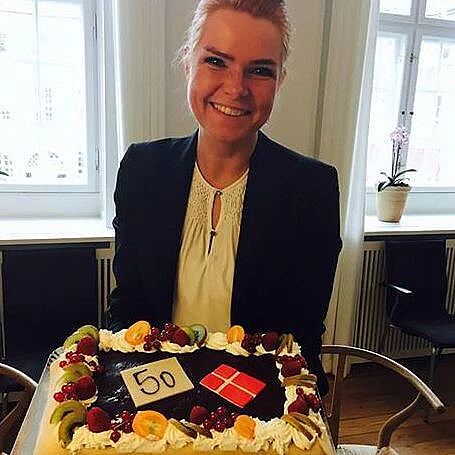 Inger Støjberg with cake